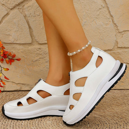 Women's Chunky Sole Closed-Toe Sandals