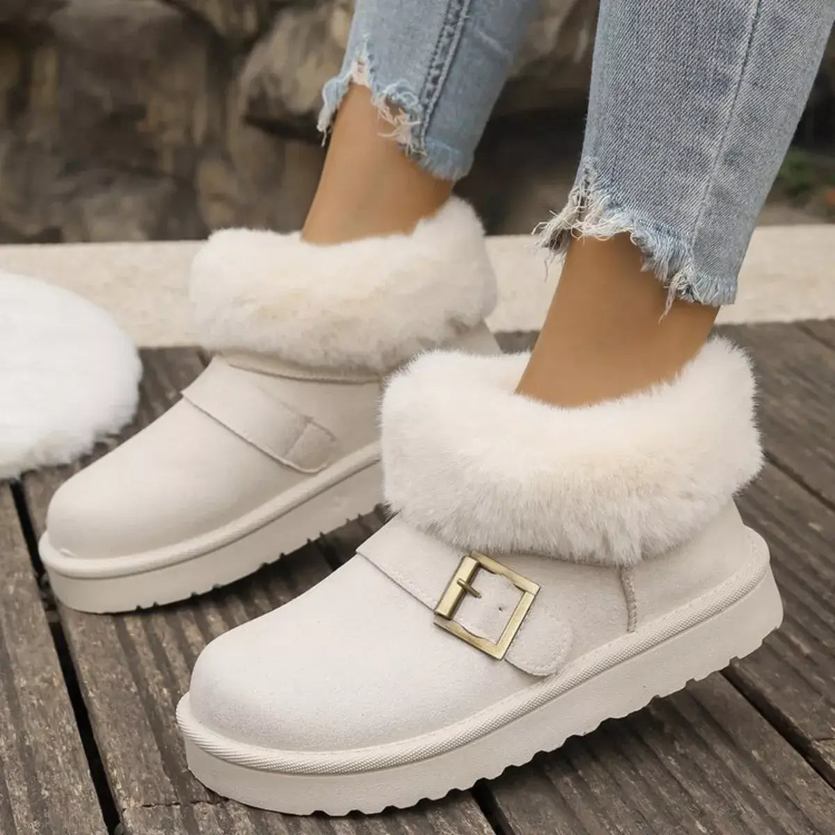 Fluff-Lined PU Leather Flat Shoes