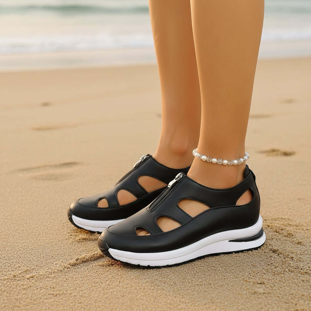 Women's Chunky Sole Closed-Toe Sandals