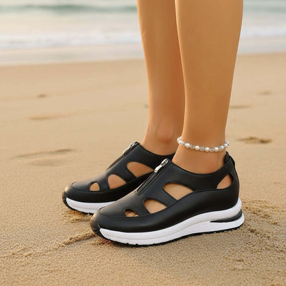 Women's Chunky Sole Closed-Toe Sandals