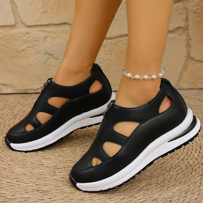 Women's Chunky Sole Closed-Toe Sandals
