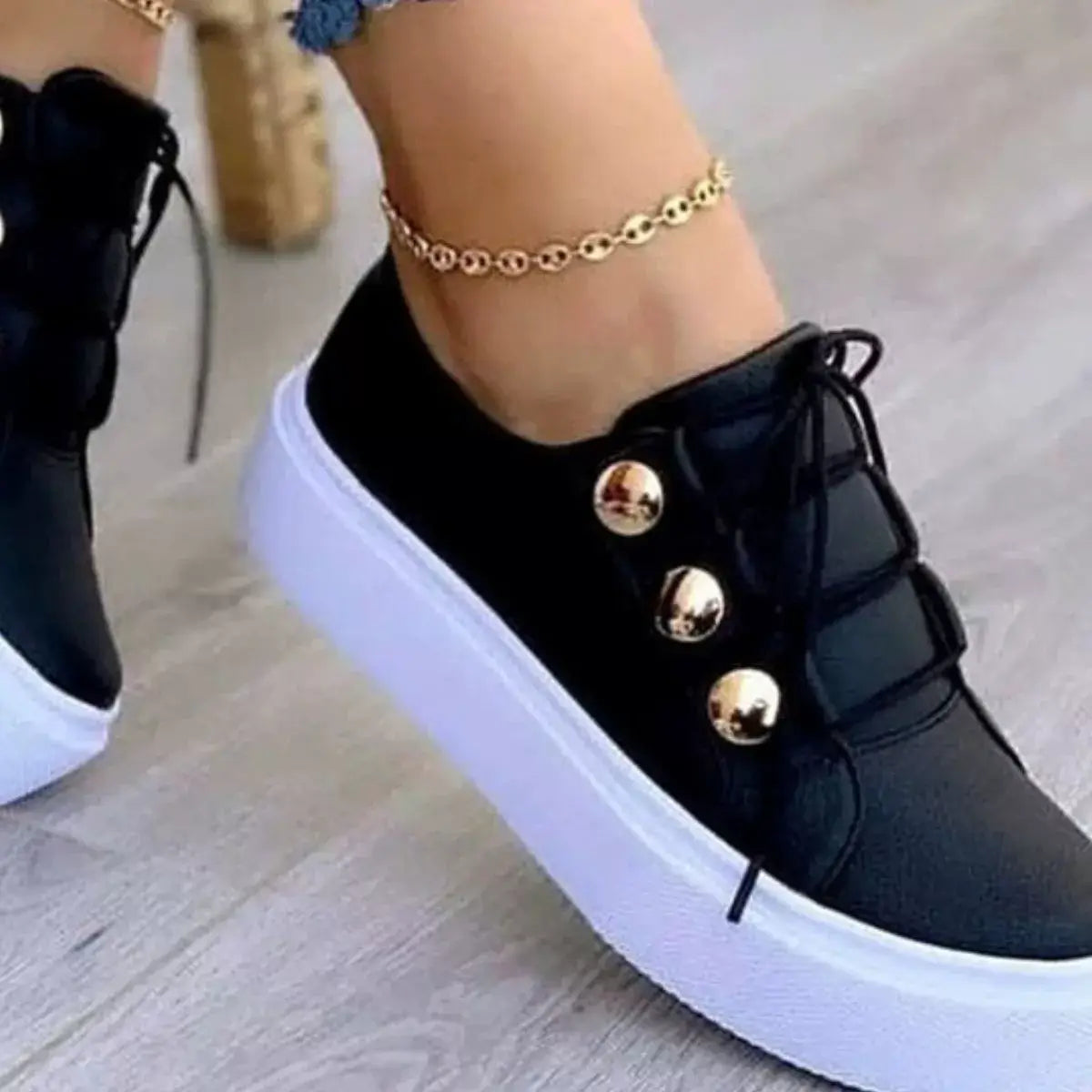 Women’s Round Toe Platform Sneakers