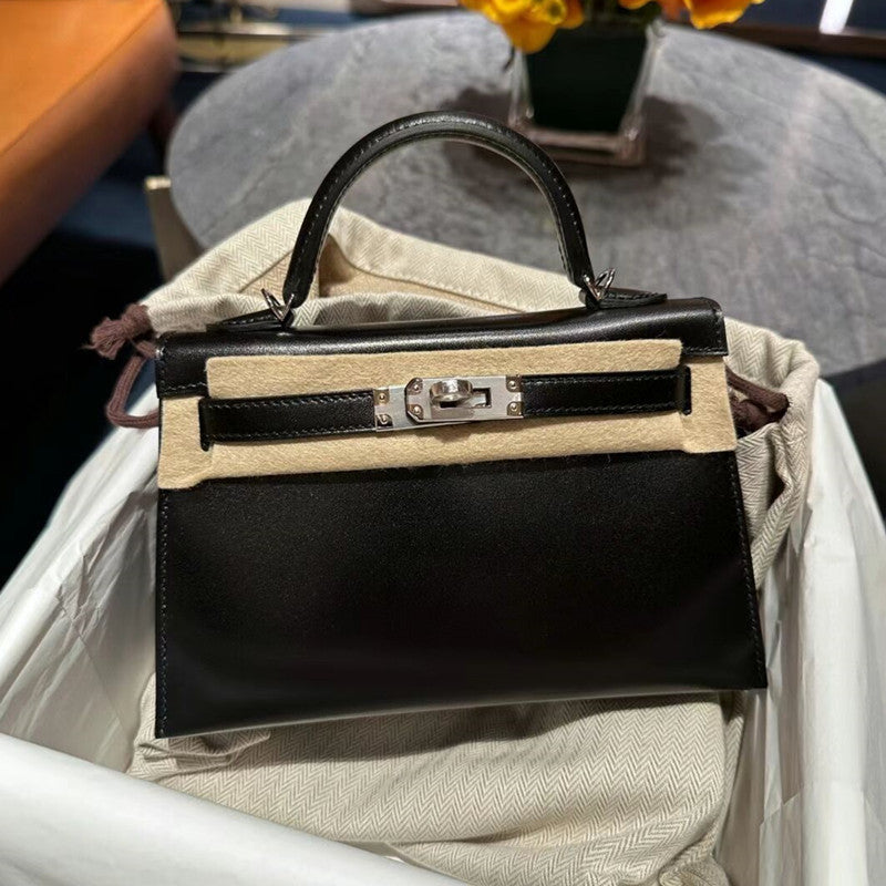 Women’s Glossy Leather Lock Shoulder Bag