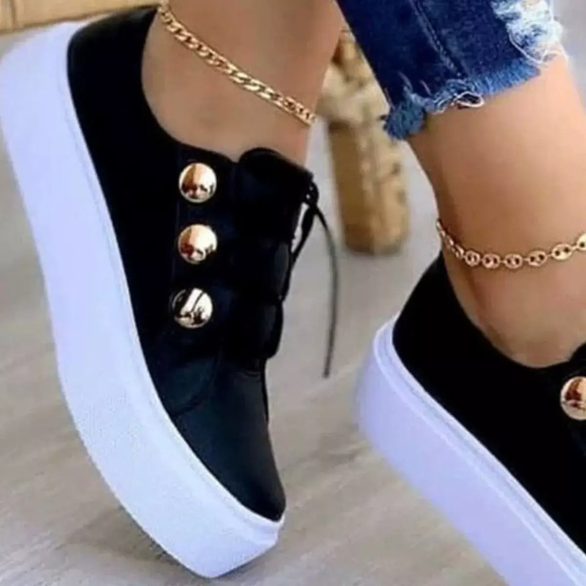 Women’s Round Toe Platform Sneakers
